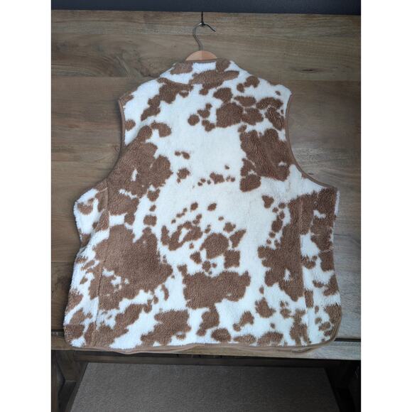 NWT Shyanne Boot Barn Vest Womens 2XL White Light Coffee Cow Print Sherpa Zip Up - Picture 2 of 4